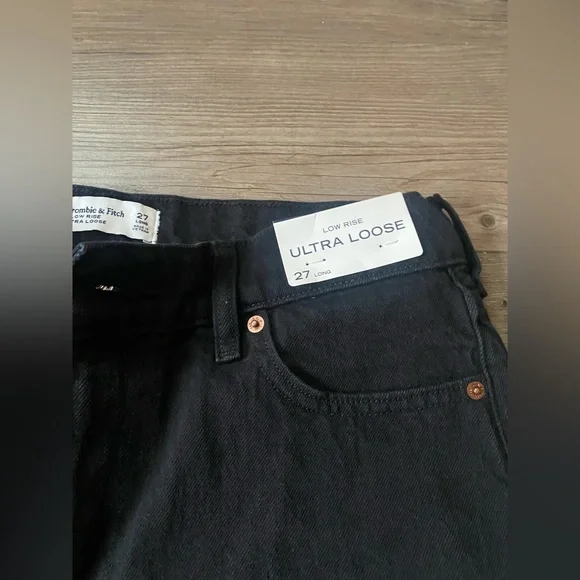Abercrombie & Fitch Low Rise Ultra Loose Jean - Picture 5 of 9